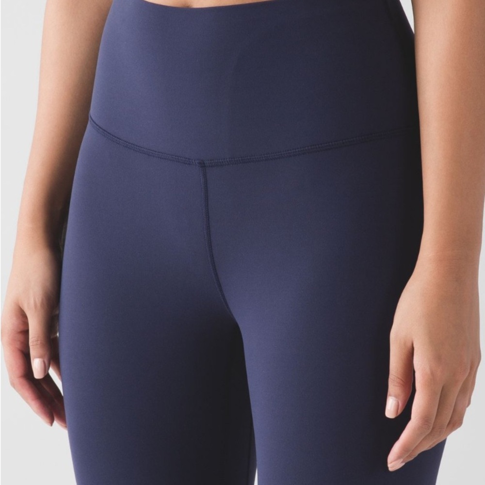 LULU🍋 Align‎ Crop - Deep Indigo - Picture 6 of 6